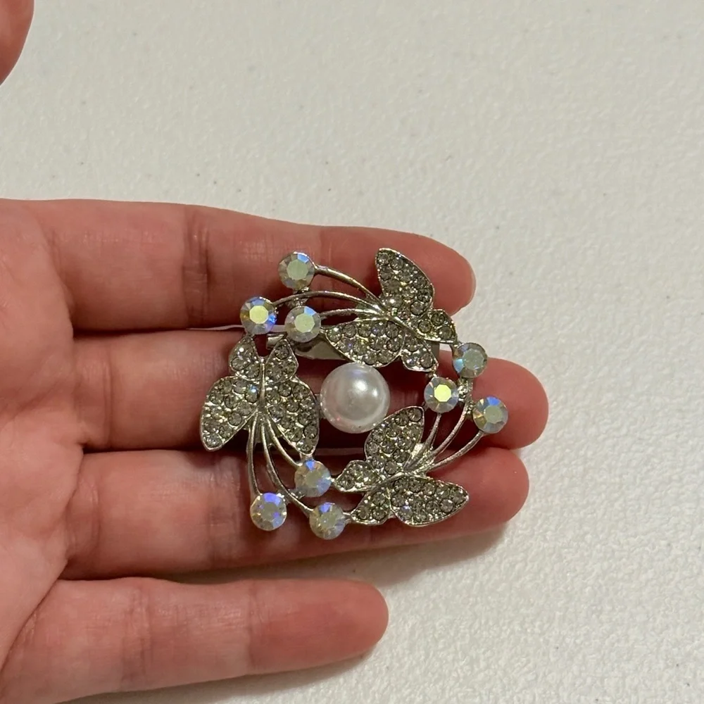 Cute Silver and Pearl Brooch